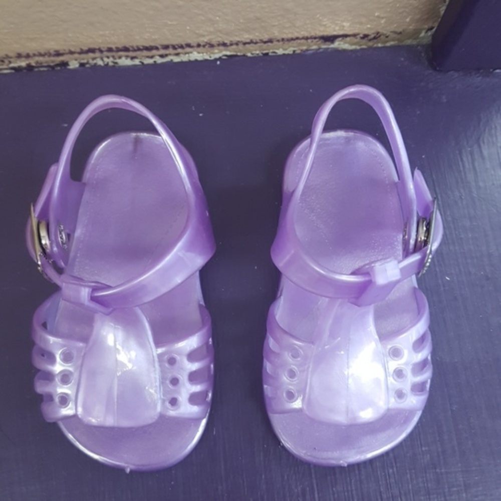 retro jelly sandals